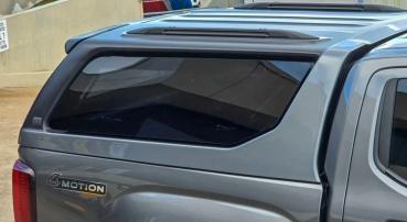 Preview: Hardtop mit elektrisch angesteuerten aufklappbaren Seitenscheiben, kabinenhoch, zweifarbig lackiert für VW Amarok Doppelkabiner, Modell 2023