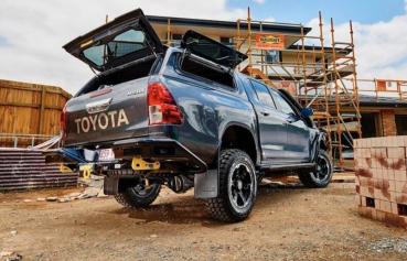 Hardtop mit aufklappbaren Seitenscheiben, in Wagenfarbe lackiert, kabinenhoch, für Toyota Hilux Doppelkabiner, Modell 2021