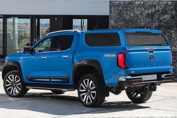 Hardtop mit elektrisch angesteuerten aufklappbaren Seitenscheiben, kabinenhoch, in Wagenfarbe lackiert für VW Amarok Doppelkabiner, Modell 2023